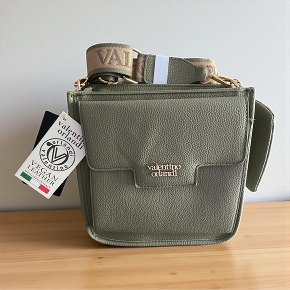 Valentino Orlandi Green Messenger Bag with Structured Design - Picture 1 of 8